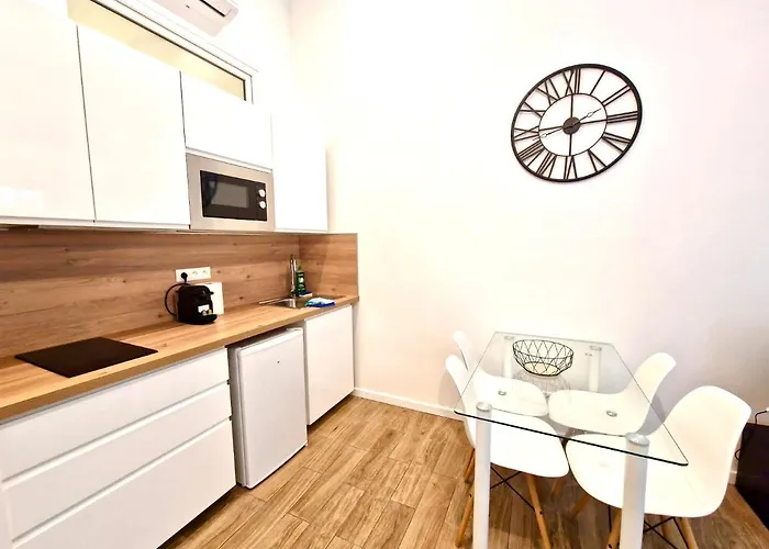 Petite Californie Apartment *